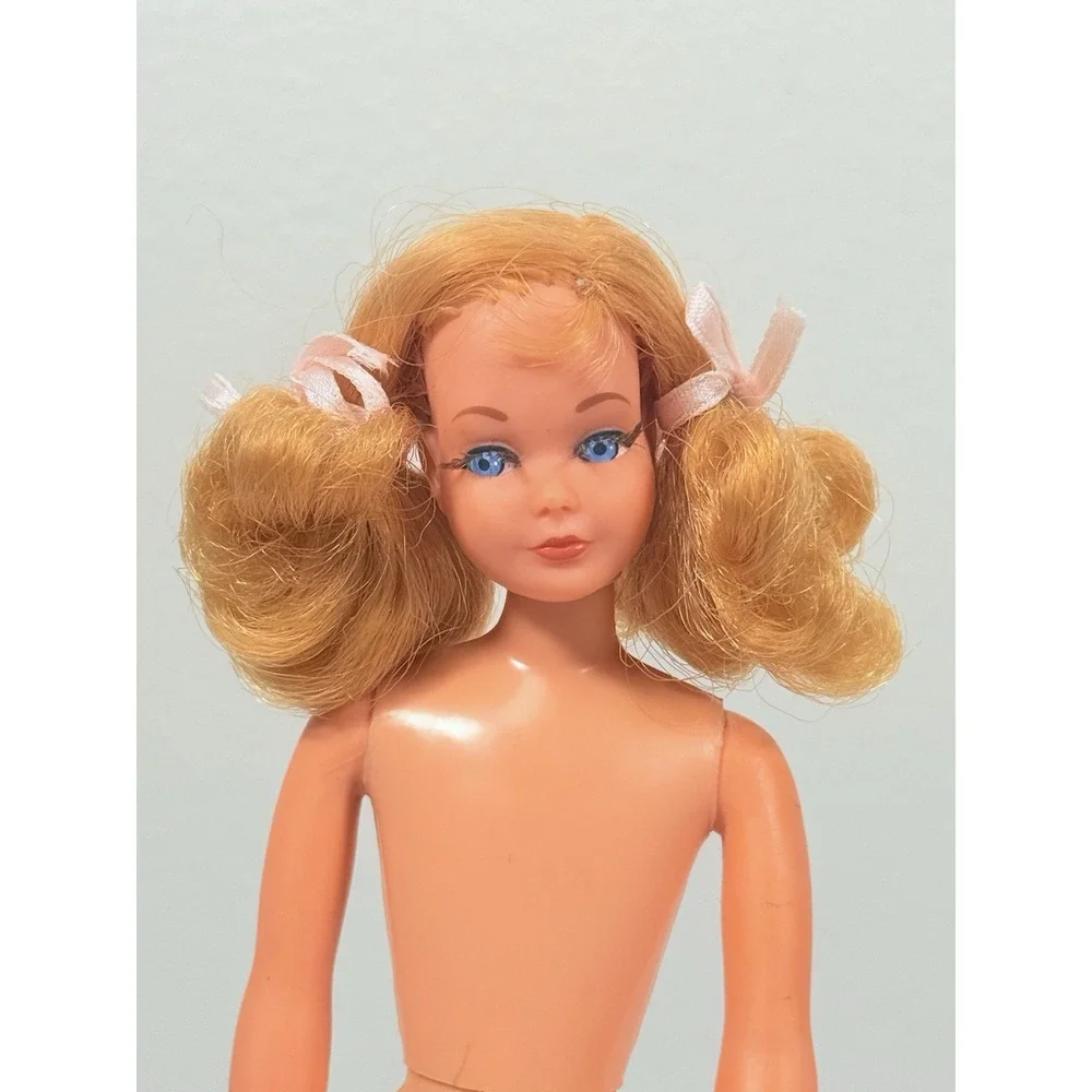 VINTAGE 1969 Taiwán DRAMATIC NEW LIVING SKIPPER DOLL Strawberry Blonde Barbie
